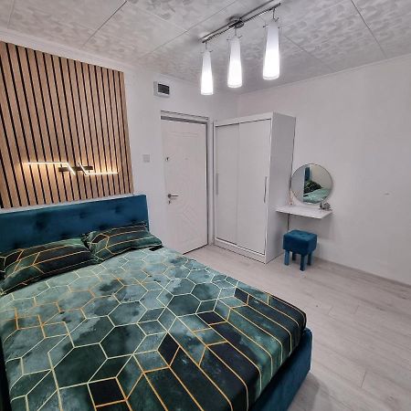 15. Little Studio Apartment Bucharest Exterior photo