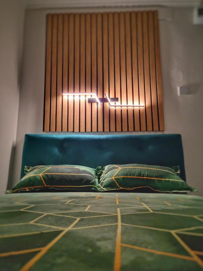 15. Little Studio Apartment Bucharest Exterior photo