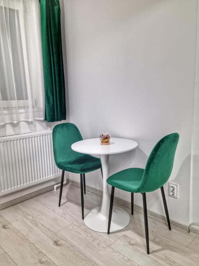 15. Little Studio Apartment Bucharest Exterior photo