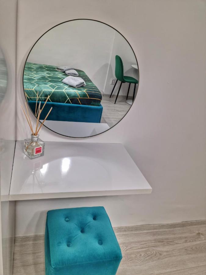 15. Little Studio Apartment Bucharest Exterior photo